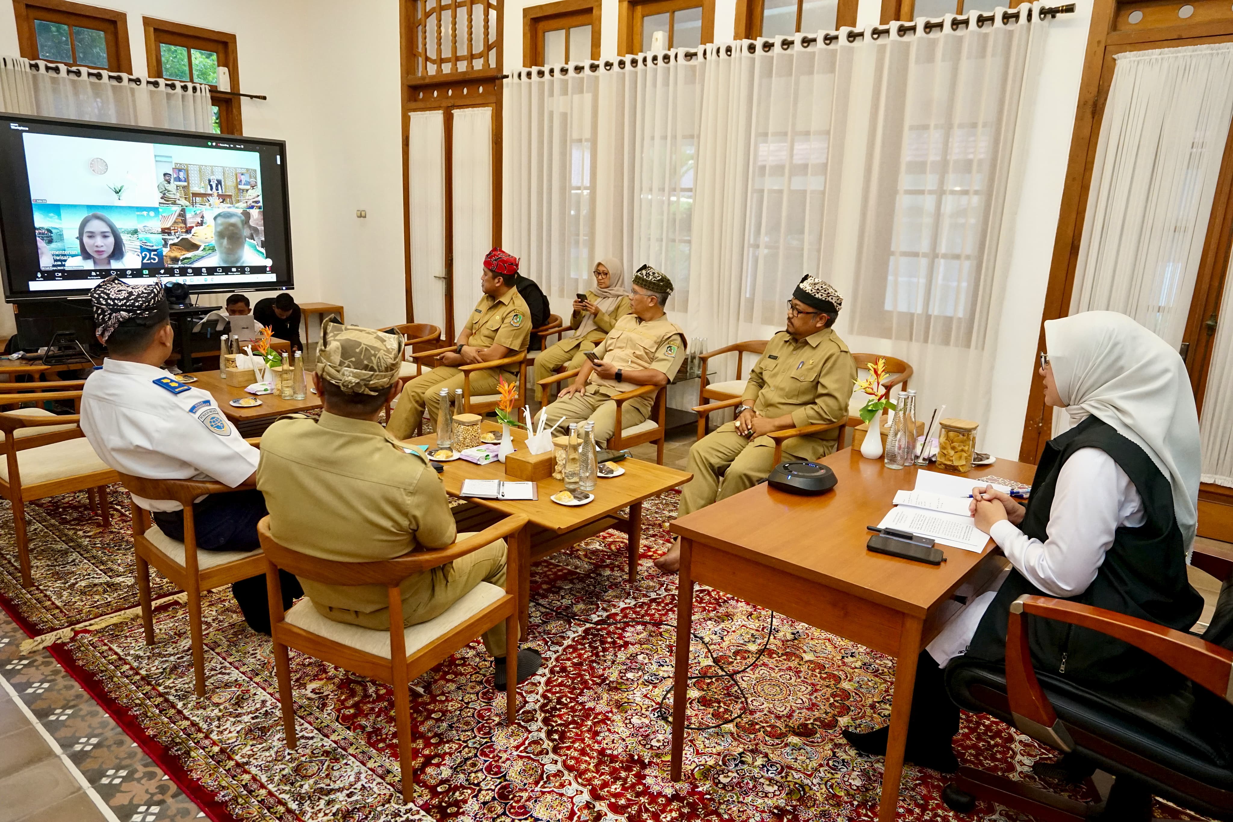 https://dpmptsp.banyuwangikab.go.id/storage/pages/berita/photos/Djirwl2V9qpMT5IGYL5nxj7jyMrlPtbsCbByCrjx.jpg